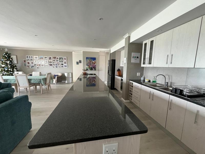 5 Bedroom Property for Sale in Kleinbaai Western Cape